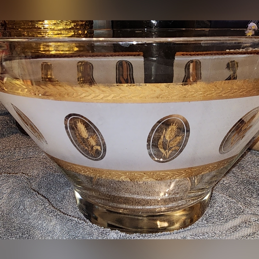 Vintage Anchor Hocking Glass Serving Bowl